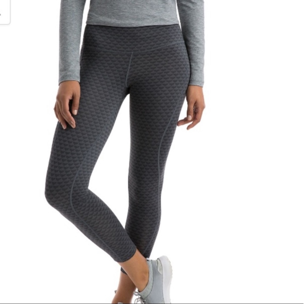 NWT vineyard vines whale tail cropped leggings XS